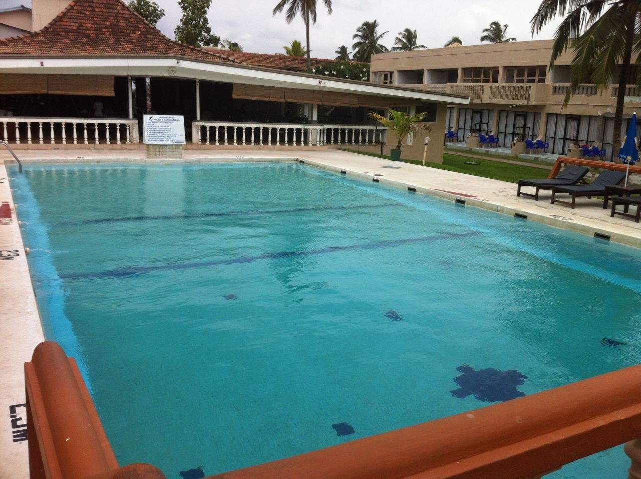 Une journée à la piscine à Negombo